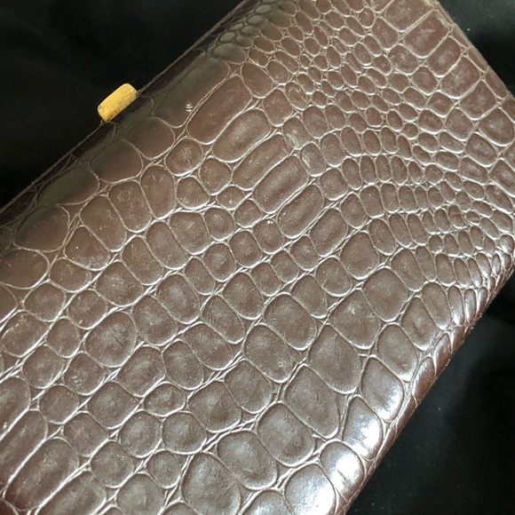 Vintage Leather Bound Travel Radio/Alarm Clock - Picture 6 of 12